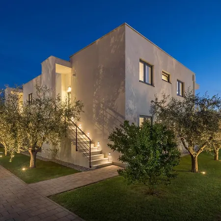 Διαμέρισμα Lana Premium